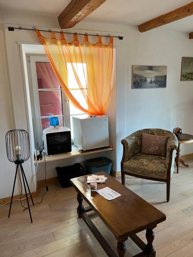 Chambre Papillon Avec Acces Terasse Ла Ньоввил Екстериор снимка