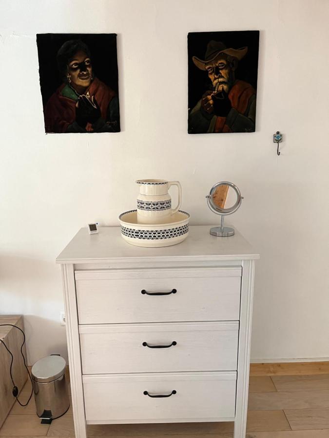 Chambre Papillon Avec Acces Terasse Ла Ньоввил Екстериор снимка